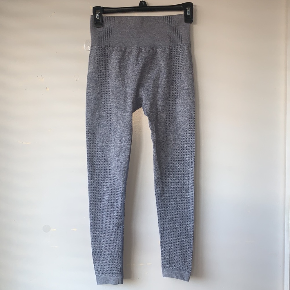 Women’s Workout Wear Bundle Size M - Picture 12 of 13